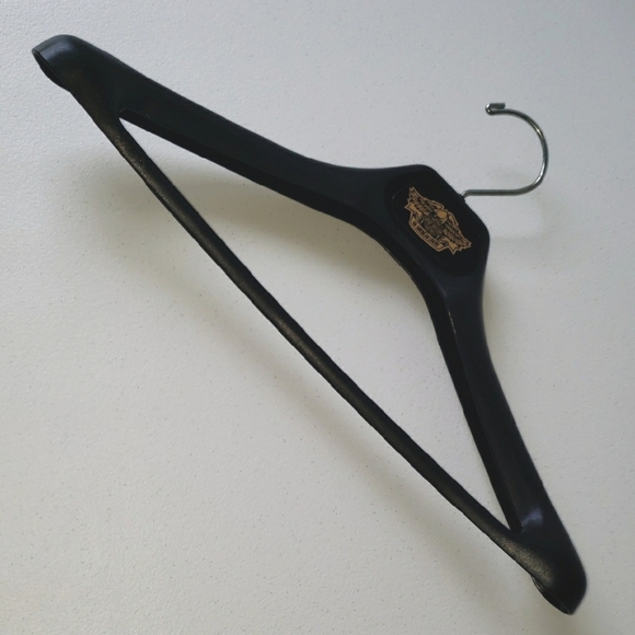 Harley-Davidson Black Hanger with Gold Emblem - Picture 1 of 3